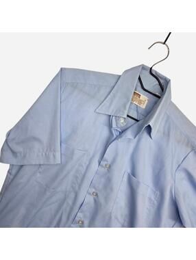 Montgomery Ward Men's Blue Short Sleeve Button Down Shirt